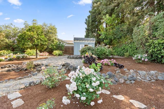 206 Frances Lane, Redwood City CA: https://media.crmls.org/mediaz/1d5d7944-7ee0-44df-b88f-a59a9f16a3fb.jpg