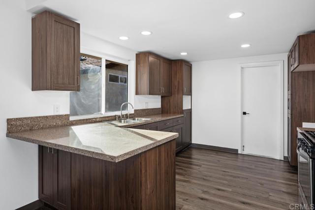 Detail Gallery Image 12 of 35 For 5091 Alumni Pl, San Diego,  CA 92115 - 11 Beds | 6 Baths