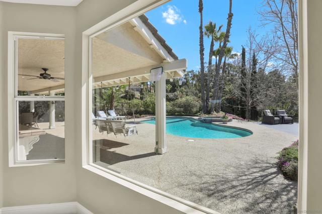 1033 1035 Summit Trl, Escondido CA: https://media.crmls.org/mediaz/1d5f22c9-a81a-407b-b0c1-dc661f29b879.jpg