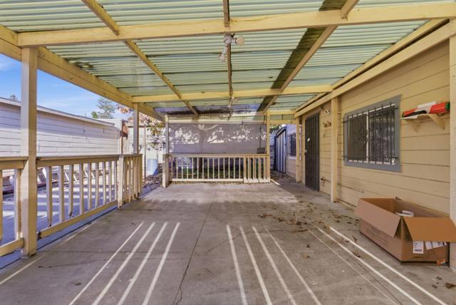 2801 Bartlett Street, Oakland CA: https://media.crmls.org/mediaz/1d5f3c7c-4519-47d1-9aeb-e58e43ea6925.jpg