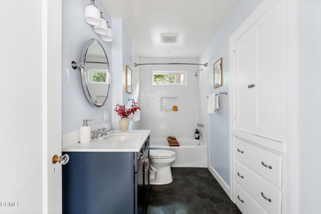 413 Sycamore Place, Sierra Madre CA: https://media.crmls.org/mediaz/1d5fb606-26af-4ed9-91c3-f53d14a24002.jpg