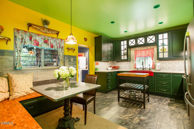 Detail Gallery Image 9 of 28 For 11 N San Gabriel Canyon Rd, Azusa,  CA 91702 - 2 Beds | 1 Baths