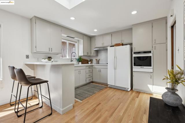 6251 Highland Ave, Richmond CA: https://media.crmls.org/mediaz/1d608279-0b3e-4199-944d-d321c00bfb7b.jpg