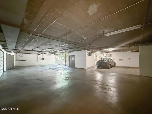 16030 Moorpark Street, Encino CA: https://media.crmls.org/mediaz/1d60eb4f-a8cf-4338-80bc-b1a9ef110f4a.jpg