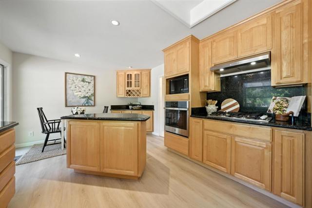 5529 Feather Court, Castro Valley CA: https://media.crmls.org/mediaz/1d620867-5b00-42ac-91d4-2b67e8a83c2f.jpg