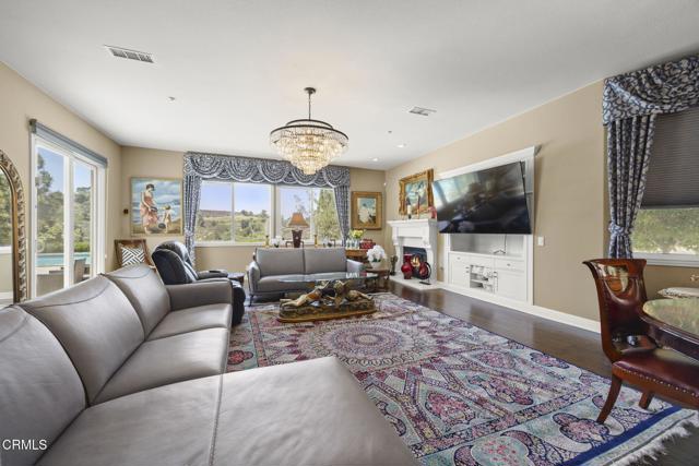 12390 Nelson Road, Moorpark CA: https://media.crmls.org/mediaz/1d62faa3-3c75-4913-a9c2-35aa0eb804c6.jpg