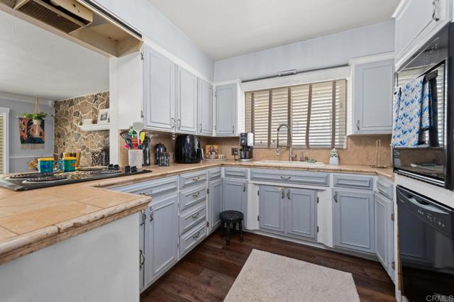 Detail Gallery Image 8 of 26 For 4064 Acacia St, Riverside,  CA 92503 - 4 Beds | 2 Baths