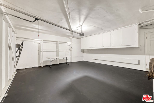 1148 COLDWATER CANYON Drive, Beverly Hills CA: https://media.crmls.org/mediaz/1d655539-6886-4bcb-90e3-454536b026bf.jpg