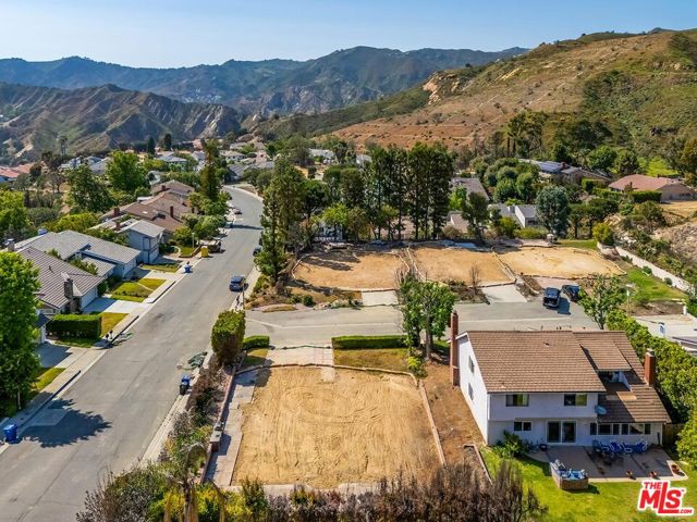 17177 Avenida De La Herradura, Pacific Palisades CA: https://media.crmls.org/mediaz/1d658add-61e7-40b1-8d93-125bf1c04da1.jpg
