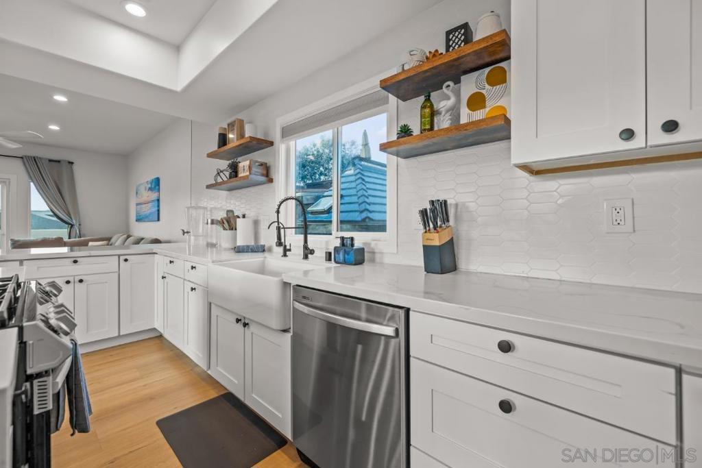 727 Ostend Ct - photo 5
