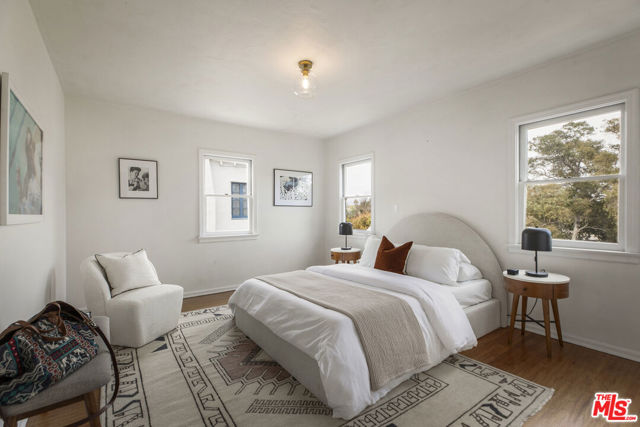 2316 Kenilworth Avenue, Los Angeles CA: https://media.crmls.org/mediaz/1d65c9bd-b70b-4217-a7e0-f41d9e1ea565.jpg