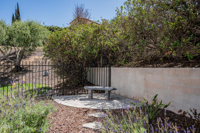 6065 Cielo Vista Court, Camarillo CA: https://media.crmls.org/mediaz/1d65cc48-bb11-49fd-9249-8c3be6079cff.jpg