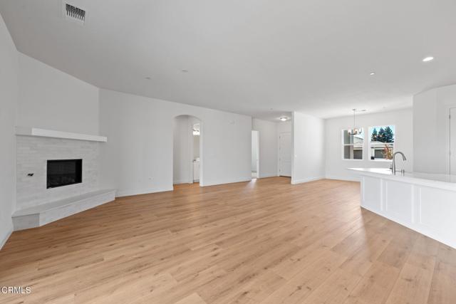 Detail Gallery Image 14 of 48 For 7422 Allenmeir Ct, Bakersfield,  CA 93314 - 4 Beds | 2/1 Baths
