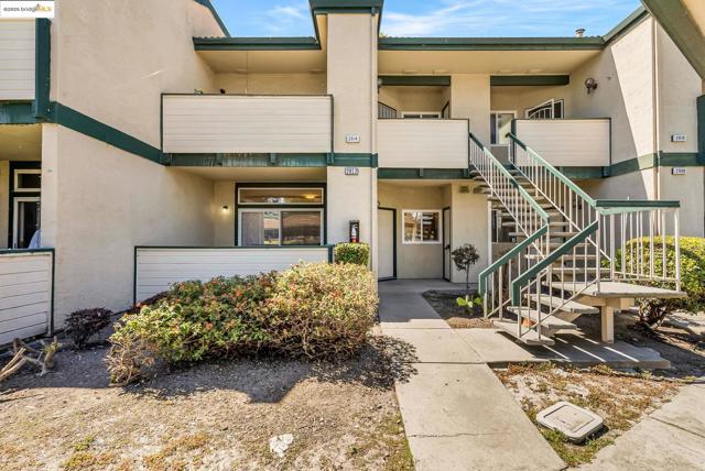 2912 Flint St, Union City CA: https://media.crmls.org/mediaz/1d667130-1962-4119-a5b9-8308185a0492.jpg