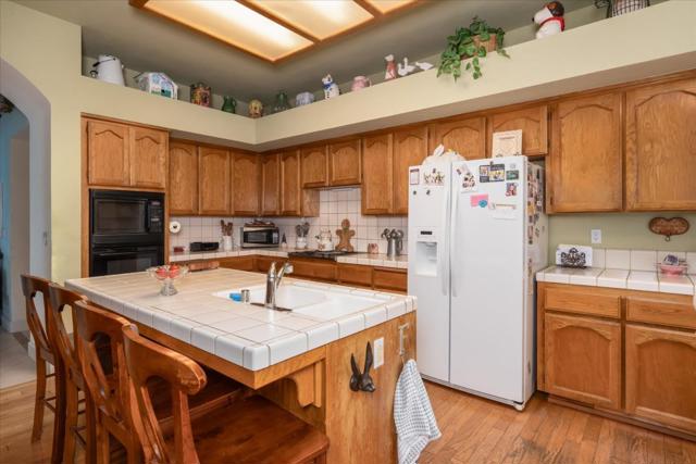 1130 Minarets Avenue, Clovis CA: https://media.crmls.org/mediaz/1d66c30d-3af8-4de4-9522-823768e191a6.jpg
