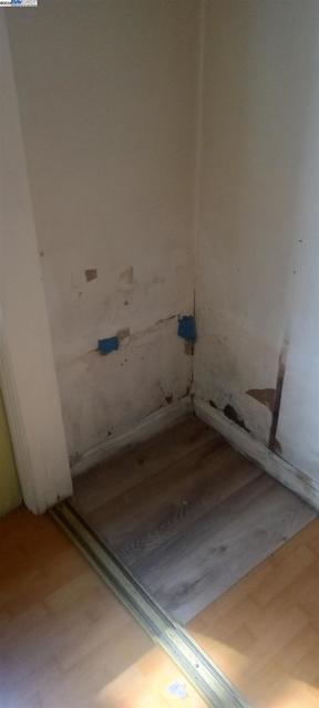 1059 Santa Clara Ave, Alameda CA: https://media.crmls.org/mediaz/1d6727d2-d8a4-444a-8490-9f545539e955.jpg