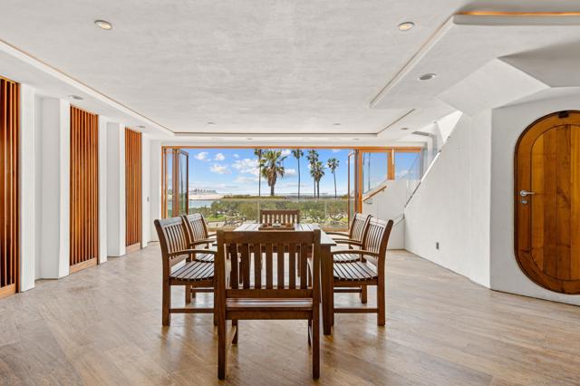 2617 Ocean Front Walk, San Diego CA: https://media.crmls.org/mediaz/1d675391-b936-4759-b828-82b141bb6453.jpg
