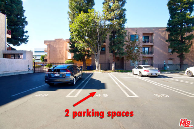 6820 Remmet Avenue, Canoga Park CA: https://media.crmls.org/mediaz/1d6871e6-b66c-4893-a69c-3b343456a9be.jpg