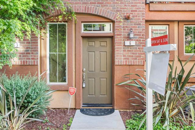 1032 Abruzzo Lane, San Jose CA: https://media.crmls.org/mediaz/1d68a698-dfed-41dd-b796-0046293b4166.jpg