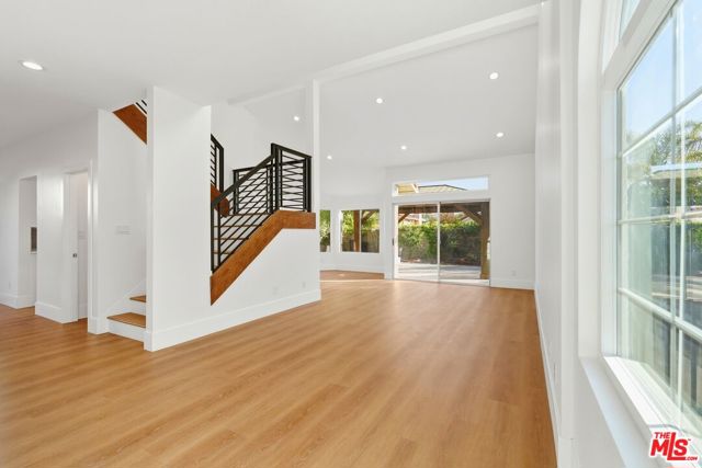 1752 Blossom Court photo 3