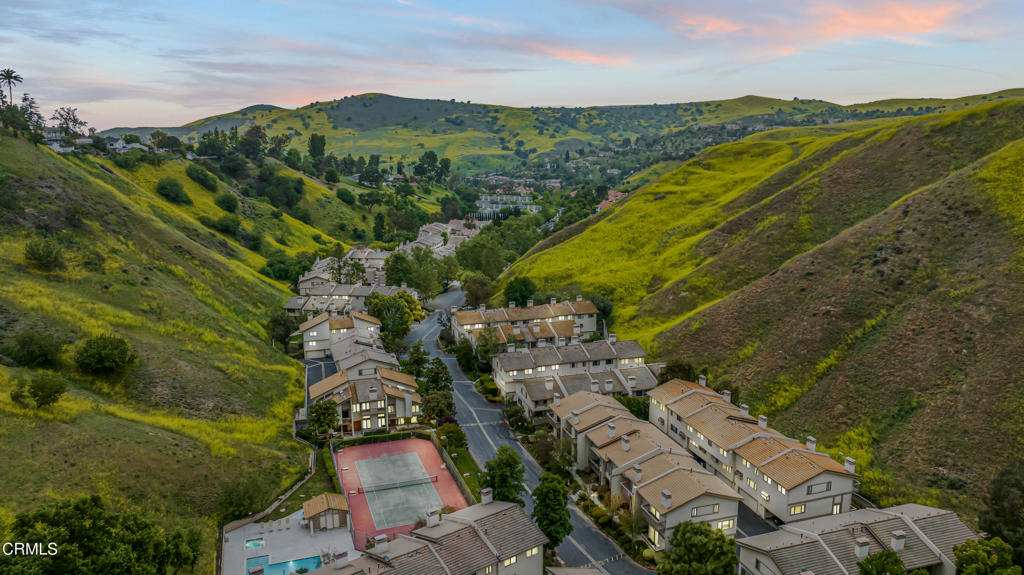 https://media.crmls.org/mediaz/1d68d37b-d5be-4616-baca-a1499d1d15a0.jpg?preset=X-Large