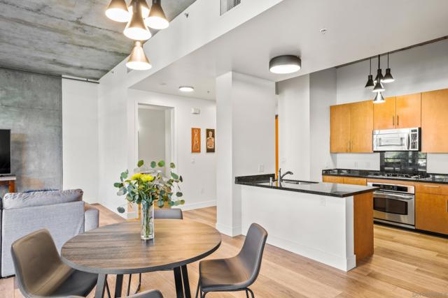 1050 Island Ave, San Diego CA: https://media.crmls.org/mediaz/1d692ad6-7ad1-499d-bfe8-6dcaa04cd23e.jpg
