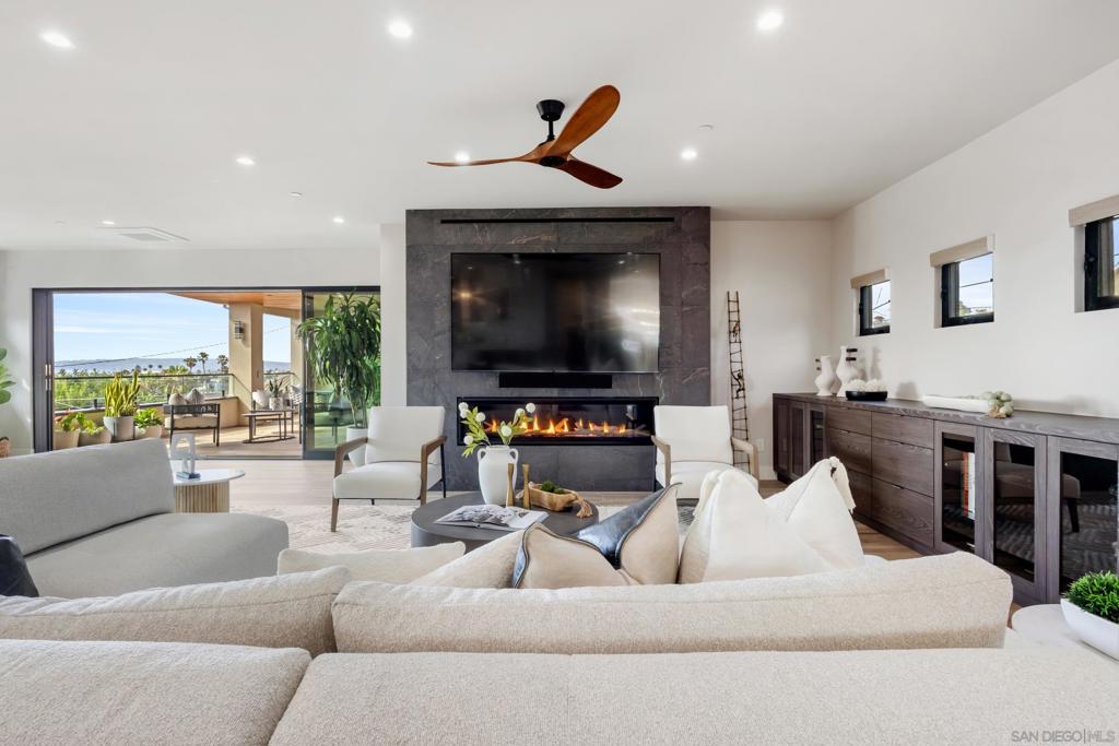 MLS #260021701SD image #9