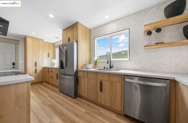 713 Midcrest Way, El Cerrito CA: https://media.crmls.org/mediaz/1d69e512-fbc7-4a8a-9286-47a725337a2b.jpg
