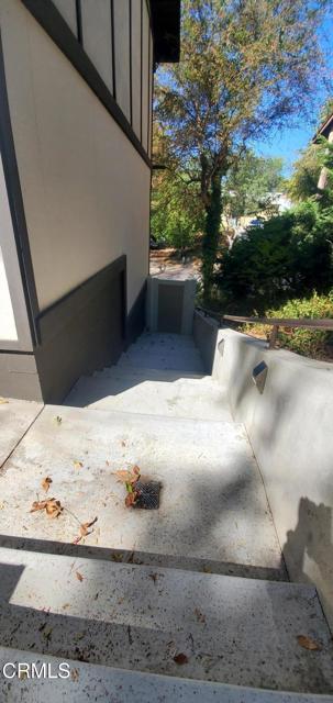 5060 Collis Avenue, South Pasadena CA: https://media.crmls.org/mediaz/1d6a1202-7661-46ab-9dd7-7566d5e7f2af.jpg