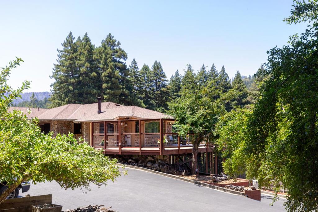 16400 Highway 9