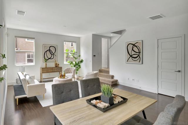 7786 Stylus Dr, San Diego CA: https://media.crmls.org/mediaz/1d6a66af-928c-4977-9466-3e7e1b2f821b.jpg