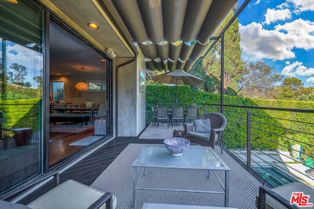 8573 Appian Way, Los Angeles CA: https://media.crmls.org/mediaz/1d6a8718-ab18-44d8-9d5f-19611c234192.jpg
