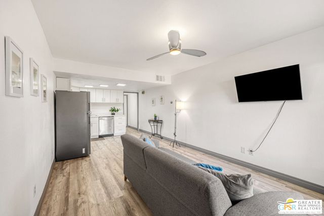 Image 4 of 26 For 9643 Spyglass Avenue 31