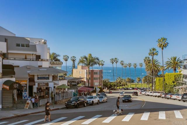 2294 Caminito Castillo, La Jolla CA: https://media.crmls.org/mediaz/1d6c2f89-d8a2-4e6b-bbfb-73c757e33f1f.jpg