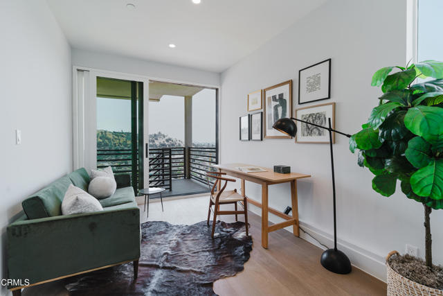 3870 W Point Drive, Los Angeles CA: https://media.crmls.org/mediaz/1d6c40e9-1137-4d8a-b8c8-d02b947dc67f.jpg