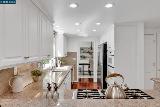 11373 Rampart Dr, Dublin CA: https://media.crmls.org/mediaz/1d6d38f5-f3e9-4ec0-9e6b-1bfcfc0d3795.jpg