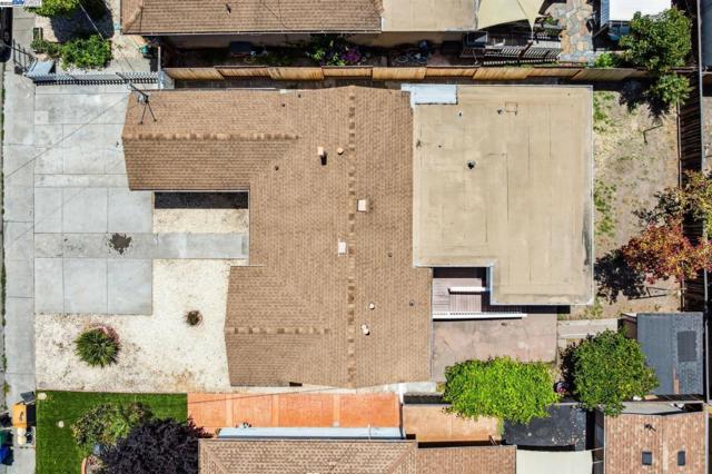 16829 Daryl Avenue, San Lorenzo CA: https://media.crmls.org/mediaz/1d6d4b5c-11f0-4eaa-aaa7-48982d9514bb.jpg