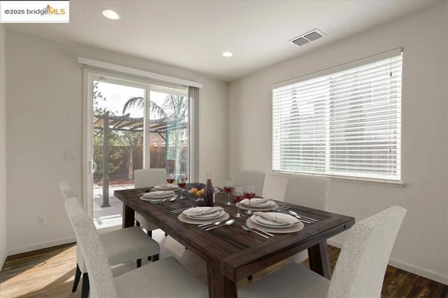 809 BLUESTONE DR, Oakley CA: https://media.crmls.org/mediaz/1d6d5882-b81f-4d4c-831a-30ec90dc7b27.jpg