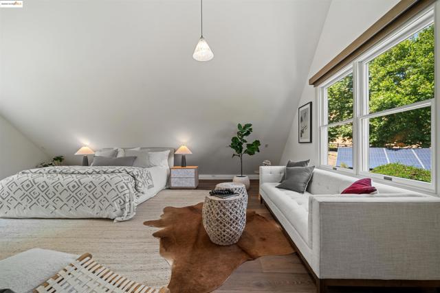 300 Rancho de Maria, Martinez CA: https://media.crmls.org/mediaz/1d6d7ec5-376b-43a1-86b2-1bcd25672922.jpg