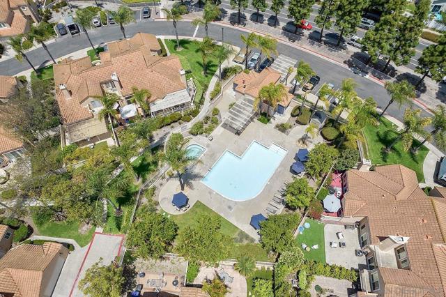 731 Edgewater Dr, Chula Vista CA: https://media.crmls.org/mediaz/1d6e2a0f-a104-4b36-9f0e-806410bac761.jpg