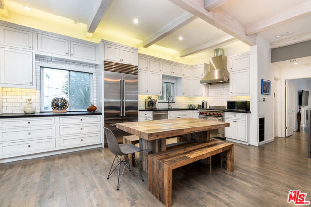 8328 Kirkwood Drive, Los Angeles CA: https://media.crmls.org/mediaz/1d6e939c-eec4-4944-b06e-a6ab63bcda5f.jpg