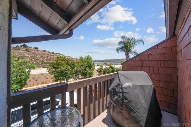2459 Caminito Ocean Cv, Cardiff by the Sea CA: https://media.crmls.org/mediaz/1d6ecbdf-f550-4a21-8faf-100754914877.jpg