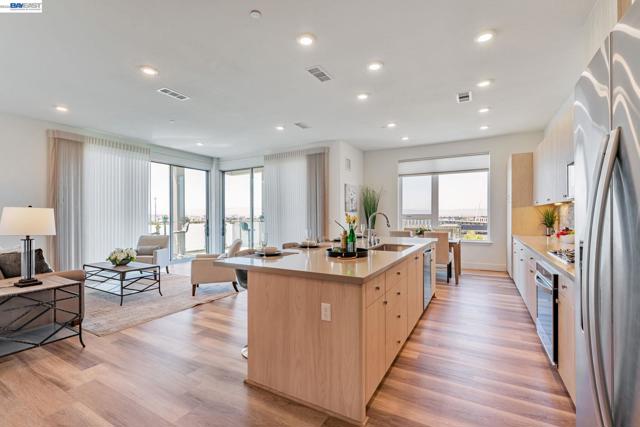 45128 Warm Springs Blvd, Fremont CA: https://media.crmls.org/mediaz/1d6f96ce-7c13-4ab8-9224-a8a9fde4e77e.jpg