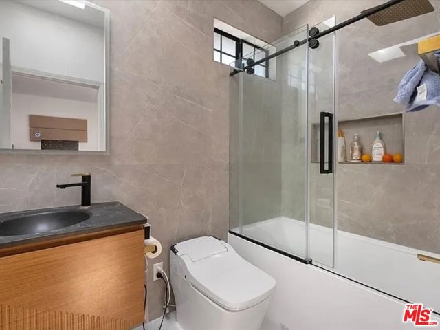 7939 W 80th Street, Playa del Rey CA: https://media.crmls.org/mediaz/1d6fd5b7-692c-4889-98d2-5de6ed9ba768.jpg