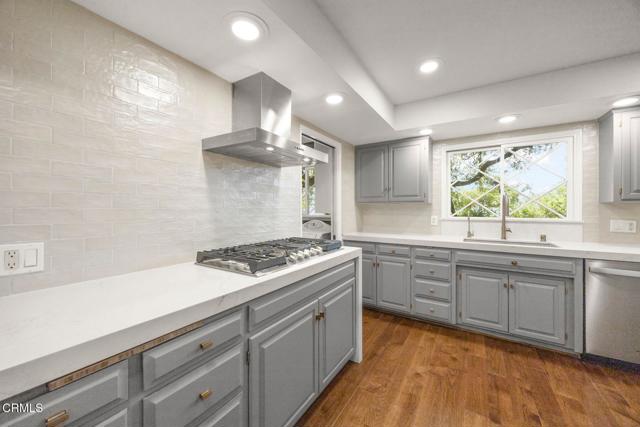 1990 Valley Meadow Drive, Oak View CA: https://media.crmls.org/mediaz/1d6fe237-dd07-4b31-98cf-79ade4fe7637.jpg