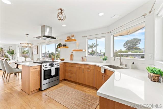 5021 Foothill Blvd, San Diego CA: https://media.crmls.org/mediaz/1d6fe298-c4e4-4608-87c4-ee631df664db.jpg