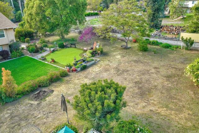 3097 Hidden Creek, Escondido CA: https://media.crmls.org/mediaz/1d6fe518-b703-41c7-88c0-5a6f98fd9f52.jpg