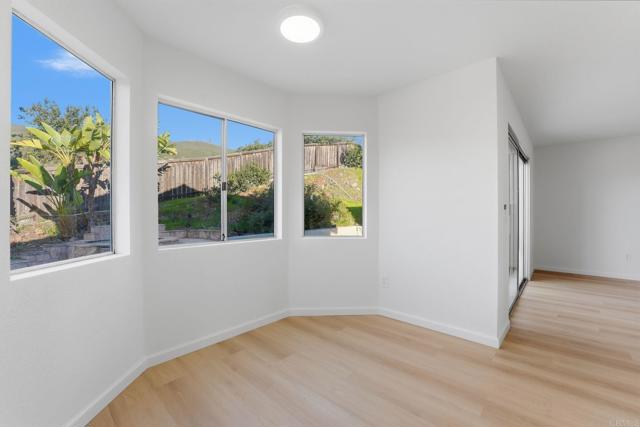 Detail Gallery Image 10 of 52 For 14493 Corte Lampara, San Diego,  CA 92129 - 3 Beds | 2/1 Baths