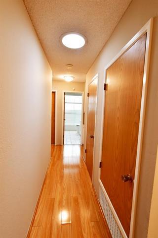 2756 Comstock Circle, Belmont CA: https://media.crmls.org/mediaz/1d70cb62-92be-4777-8086-a7cfb12b67d5.jpg