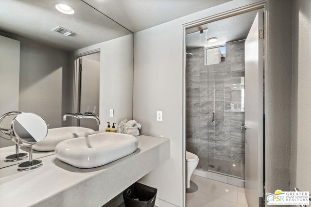 770 N Girasol Court, Palm Springs CA: https://media.crmls.org/mediaz/1d70e15f-11fb-45f9-9ebe-484aa955fde9.jpg